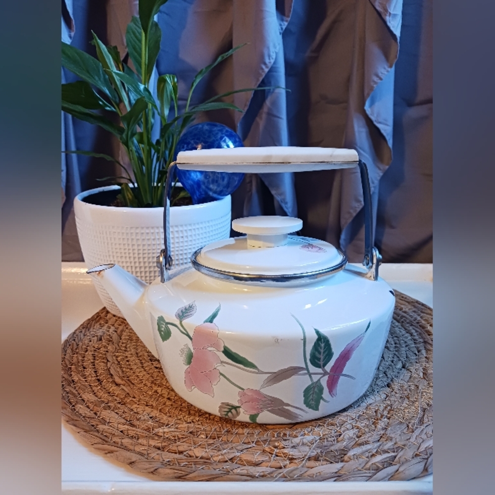 Retired Mikasa 2qt Homestead Enamel Tea Kettle Silk Flowers Ejiri Japan